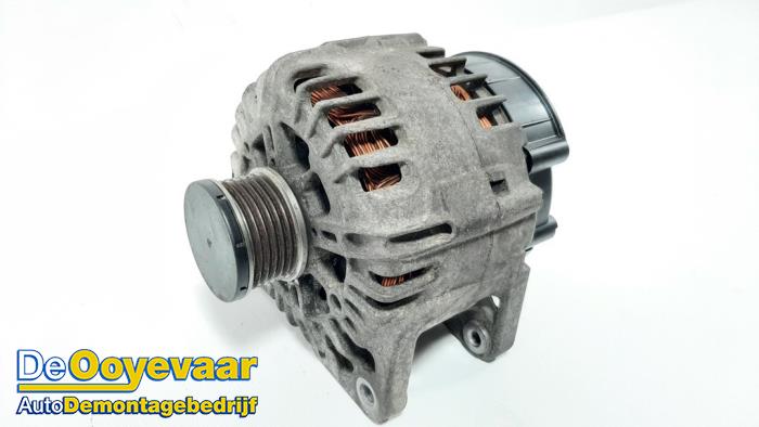 Gebruikte Dynamo Renault Megane III Grandtour (KZ) 2.0 16V CVT Prijs € 39,99 Margeregeling aangeboden door Autodemontagebedrijf De Ooyevaar