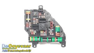 Gebruikte Zekeringkast BMW 5 serie Touring (F11) 518d 16V Prijs € 34,99 Margeregeling aangeboden door Autodemontagebedrijf De Ooyevaar
