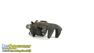 Gebruikte Remklauw (Tang) links-achter Volkswagen Transporter T6 2.0 TDI DRF Prijs € 15,00 Margeregeling aangeboden door Autodemontagebedrijf De Ooyevaar