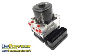 Gebruikte ABS Pomp Volkswagen Transporter T5 2.0 TDI DRF Prijs € 199,99 Margeregeling aangeboden door Autodemontagebedrijf De Ooyevaar