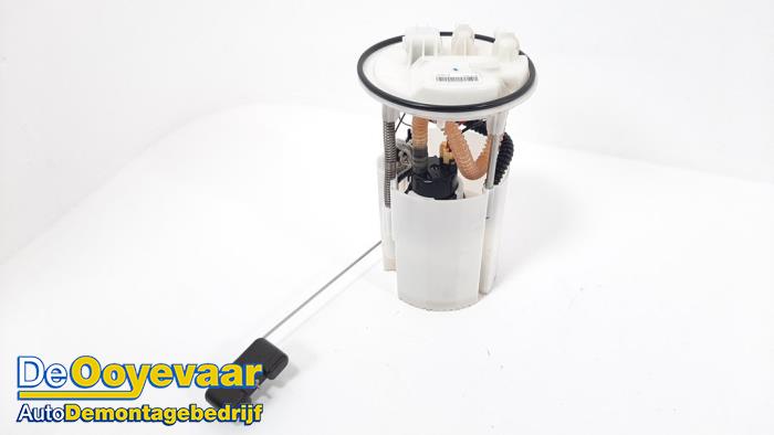 Gebruikte Tank element Pomp Renault Grand Scénic III (JZ) 1.5 dCi 110 Prijs € 49,99 Margeregeling aangeboden door Autodemontagebedrijf De Ooyevaar