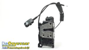 Gebruikte Slotmechaniek Portier 4Deurs links-achter Renault Grand Scénic III (JZ) 1.5 dCi 110 Prijs € 9,99 Margeregeling aangeboden door Autodemontagebedrijf De Ooyevaar