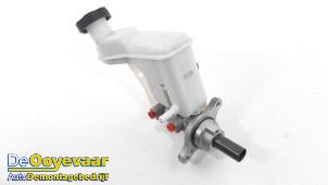 Gebruikte Hoofdremcilinder Hyundai iX35 (LM) 2.0 GDI 16V Prijs € 19,99 Margeregeling aangeboden door Autodemontagebedrijf De Ooyevaar