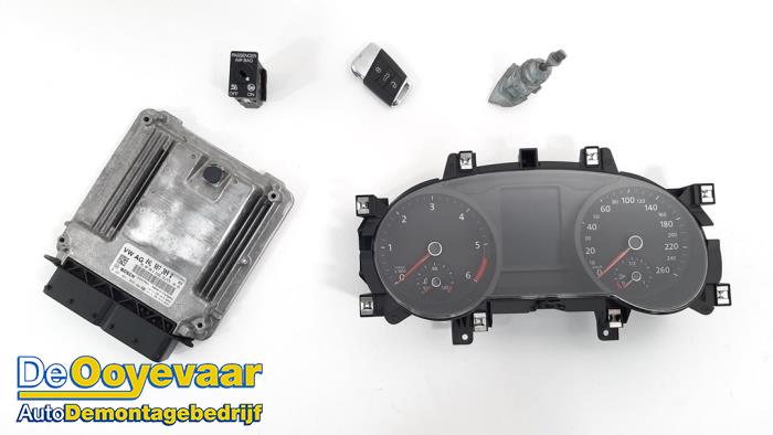 Gebruikte Kontaktslot + computer Volkswagen Passat Variant (3G5) 1.6 TDI 16V Prijs € 199,99 Margeregeling aangeboden door Autodemontagebedrijf De Ooyevaar