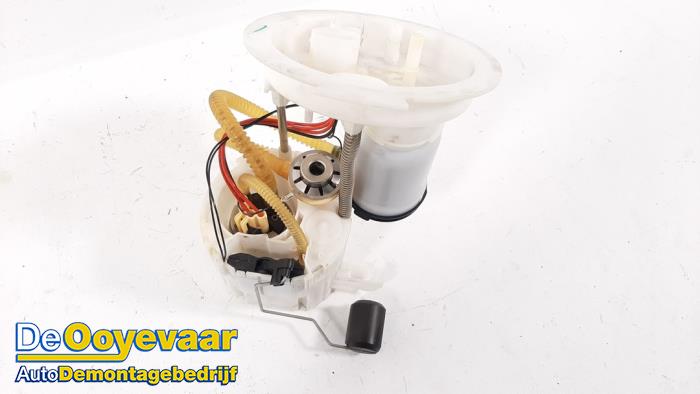 Gebruikte Tank element Pomp BMW 4 serie (F32) M4 3.0 24V Turbo Competition Package Prijs € 99,99 Margeregeling aangeboden door Autodemontagebedrijf De Ooyevaar