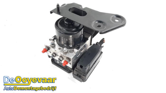 Gebruikte ABS Pomp Volkswagen Transporter/Caravelle T5 2.0 TDI DRF 4Motion Prijs € 39,99 Margeregeling aangeboden door Autodemontagebedrijf De Ooyevaar