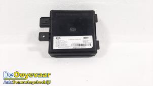 Gebruikte Dode hoek sensor Landrover Range Rover Evoque (LVJ/LVS) 2.2 SD4 16V Prijs € 89,99 Margeregeling aangeboden door Autodemontagebedrijf De Ooyevaar