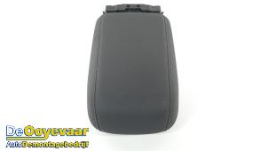 Gebruikte Armleuning Ford Kuga II (DM2) 1.5 EcoBoost 16V 150 Prijs € 49,99 Margeregeling aangeboden door Autodemontagebedrijf De Ooyevaar