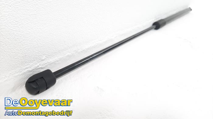 Gasdemper Motorkap links van een Opel Crossland (X) 1.2 Turbo 12V 2019