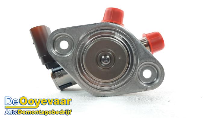 Gebruikte Hogedrukpomp Mercedes C (W205) C-180 1.5 EQ Boost Prijs € 99,99 Margeregeling aangeboden door Autodemontagebedrijf De Ooyevaar