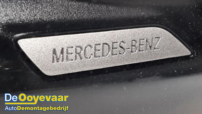 Koplamp links van een Mercedes-Benz A (177.0) 1.3 A-160 Turbo 16V 2020