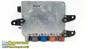 Gebruikte Spanning Stabilisator Tesla Model S 85D Performance Prijs € 139,99 Margeregeling aangeboden door Autodemontagebedrijf De Ooyevaar