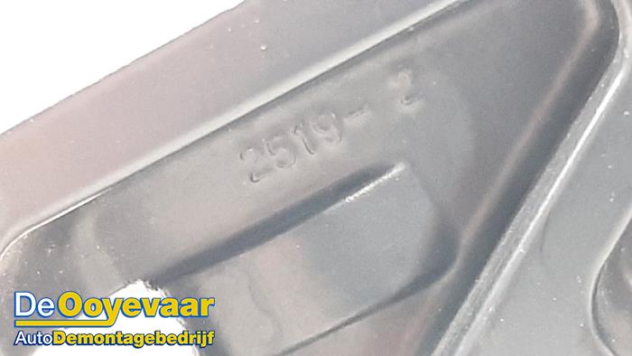 Ruitenwisserarm voor van een Mazda 2 (DJ/DL) 1.5 SkyActiv-G 75 2015
