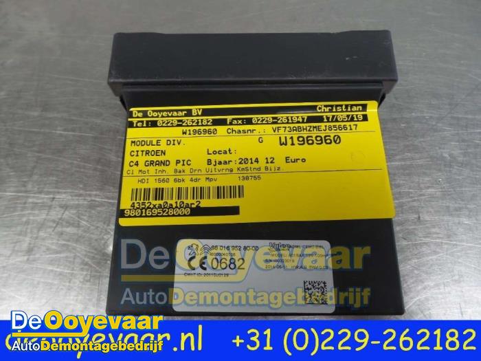 Computer Body Control van een Citroën C4 Grand Picasso (3A) 1.6 BlueHDI 120 2014