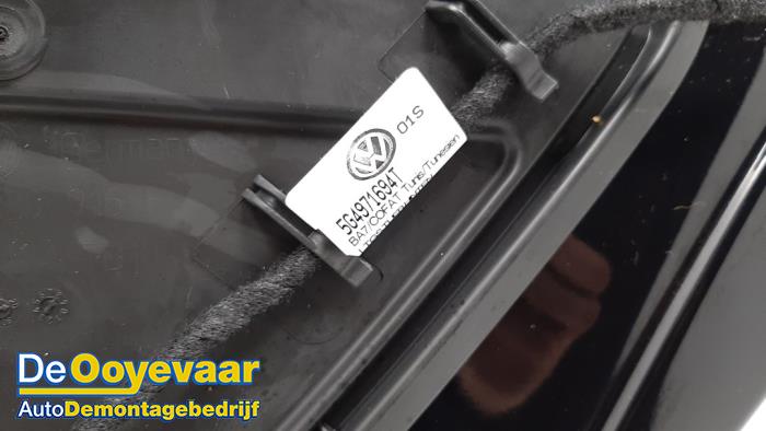 Portier 4Deurs rechts-achter van een Volkswagen Golf VII Variant (AUVV) 2.0 TDI 16V 2016
