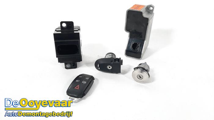 Gebruikte Kontaktslot + computer Jaguar XF (CC9) 3.0 D V6 24V Prijs € 75,00 Margeregeling aangeboden door Autodemontagebedrijf De Ooyevaar