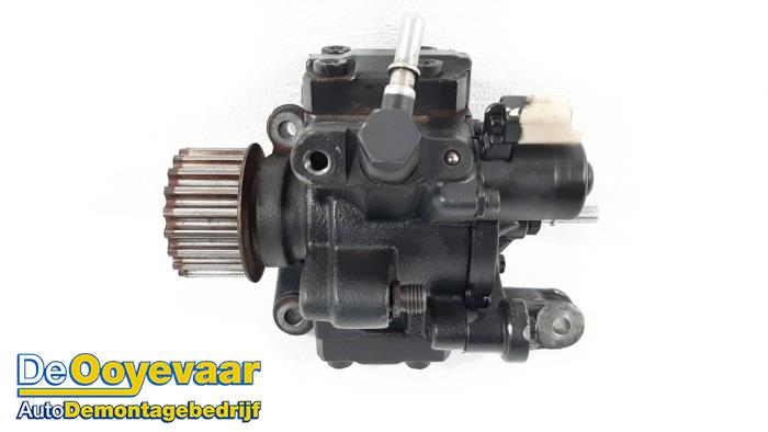 Gebruikte Dieselpomp Mercedes A (W176) 1.5 A-180 CDI, A-180d 16V Prijs € 149,99 Margeregeling aangeboden door Autodemontagebedrijf De Ooyevaar