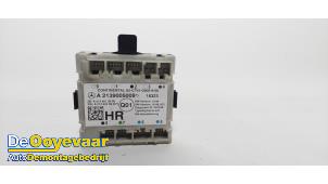 Gebruikte Centrale Deurvergrendelings Module Mercedes E (W213) E-350d 3.0 V6 24V Prijs € 25,00 Margeregeling aangeboden door Autodemontagebedrijf De Ooyevaar