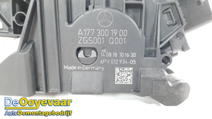 Gaspedaalpositie Sensor van een Mercedes-Benz A Limousine (177.1) 1.3 A-200 Turbo 2019