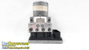 Gebruikte ABS Pomp Mercedes E (W213) E-220d 2.0 Turbo 16V Prijs € 349,99 Margeregeling aangeboden door Autodemontagebedrijf De Ooyevaar