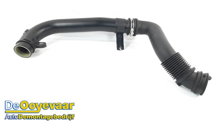 Gebruikte Intercooler Buis Ford Fiesta 7 1.0 EcoBoost 12V 125 Prijs € 19,99 Margeregeling aangeboden door Autodemontagebedrijf De Ooyevaar