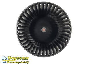 Gebruikte Chaufage Ventilatiemotor Tesla Model 3 Long Range AWD 75 kWh Prijs € 25,00 Margeregeling aangeboden door Autodemontagebedrijf De Ooyevaar