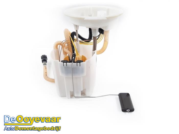 Gebruikte Tank element Pomp BMW 2 serie Active Tourer (F45) 216d 1.5 TwinPower Turbo 12V Prijs € 59,99 Margeregeling aangeboden door Autodemontagebedrijf De Ooyevaar