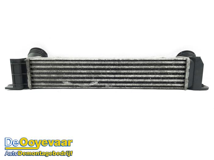 Gebruikte Intercooler BMW 1 serie (E87/87N) 120d 16V Prijs € 15,00 Margeregeling aangeboden door Autodemontagebedrijf De Ooyevaar