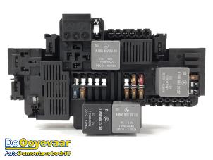 Gebruikte Zekeringkast Mercedes C (W205) C-180 1.6 16V Prijs € 54,99 Margeregeling aangeboden door Autodemontagebedrijf De Ooyevaar