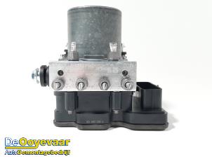 Gebruikte ABS Pomp Renault Clio V (RJAB) 1.0 TCe 100 12V Prijs € 145,00 Margeregeling aangeboden door Autodemontagebedrijf De Ooyevaar