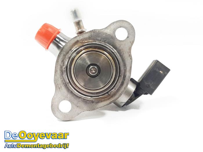 Hogedrukpomp van een Seat Arona (KJX) 1.5 TSI 16V 2018