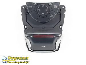 Gebruikte Cabriodak Bediening Mercedes SL (R230) 5.0 SL-500 V8 24V Prijs € 179,99 Margeregeling aangeboden door Autodemontagebedrijf De Ooyevaar