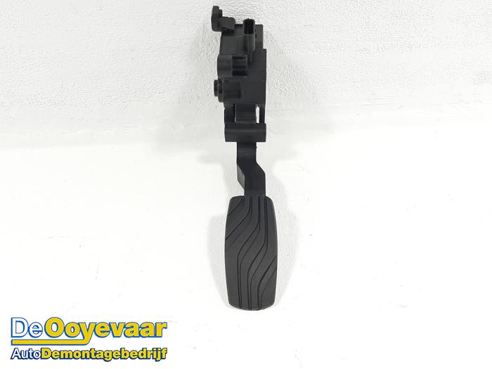 Gebruikte Sensor Gaspedaalpositie Renault Megane IV Estate (RFBK) 1.7 Blue dCi 150 Prijs € 15,00 Margeregeling aangeboden door Autodemontagebedrijf De Ooyevaar