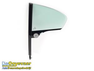 Gebruikte Extra Ruit 4Deurs links-achter BMW 6 serie Gran Coupe (F06) M6 V8 32V TwinPower Turbo Prijs € 29,99 Margeregeling aangeboden door Autodemontagebedrijf De Ooyevaar