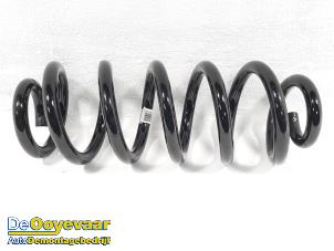 Gebruikte Schroefveer achter Volvo C40 Recharge (XK) Recharge Twin 78 kWh Prijs € 49,99 Margeregeling aangeboden door Autodemontagebedrijf De Ooyevaar