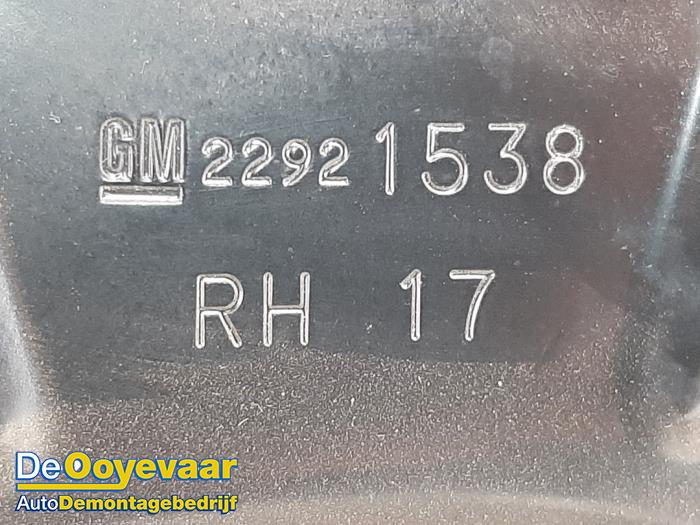 Fusee rechts-voor van een Vauxhall Insignia Grand Sport 2.0 D 16V 2019
