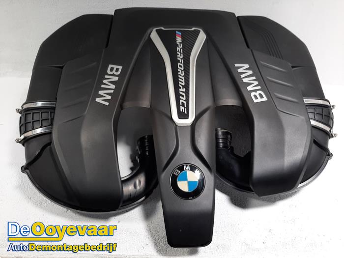 Luchtfilterhuis van een BMW 5 serie (G30) M550i xDrive 4.4 V8 32V TwinPower Turbo 2017