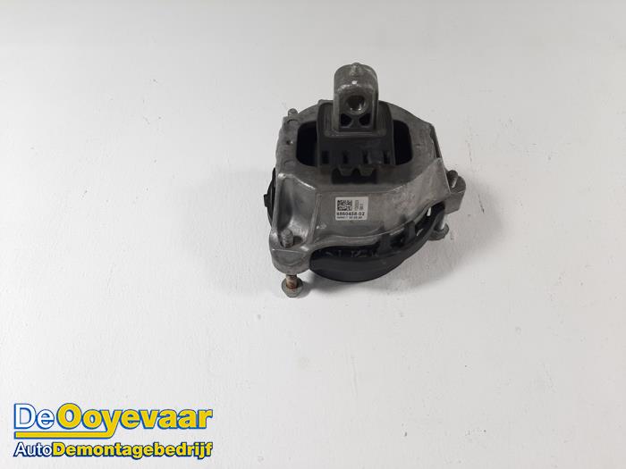 Gebruikte Motorsteun BMW 5 serie (G30) M550i xDrive 4.4 V8 32V TwinPower Turbo Prijs € 29,99 Margeregeling aangeboden door Autodemontagebedrijf De Ooyevaar