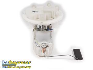 Gebruikte Tank element Pomp Citroen C4 Cactus (0B/0P) 1.2 PureTech 82 12V Prijs € 19,99 Margeregeling aangeboden door Autodemontagebedrijf De Ooyevaar