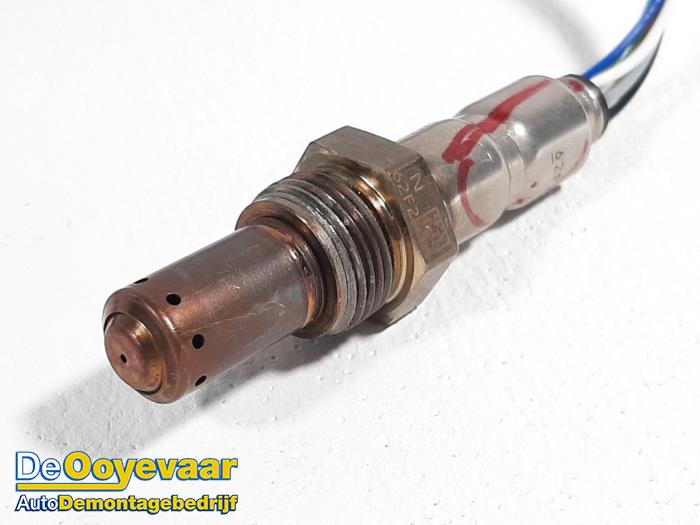 Nox sensor van een Mitsubishi Eclipse Cross (GK/GL) 2.2 DI-D 16V 4WD 2017