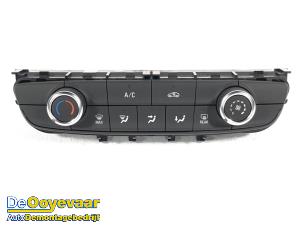 Gebruikte Chaufage Bedieningspaneel Opel Crossland (X) 1.5 CDTI 100 Prijs € 39,99 Margeregeling aangeboden door Autodemontagebedrijf De Ooyevaar