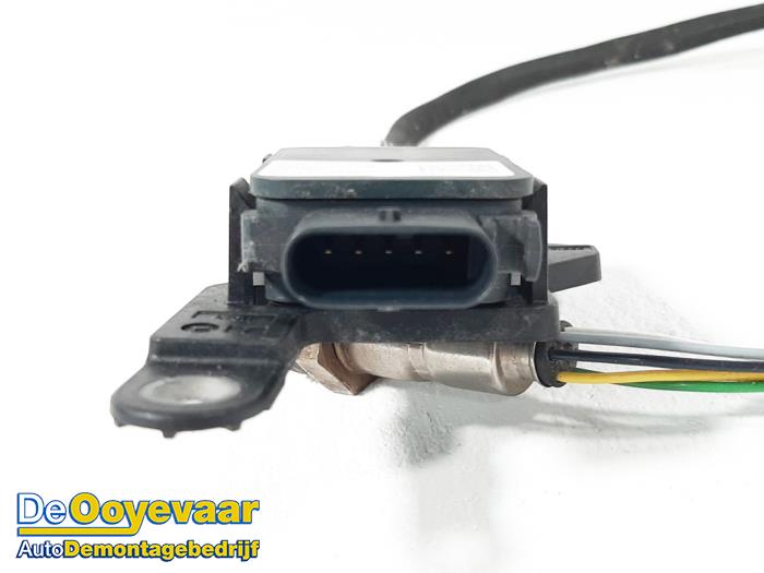 Nox sensor van een Opel Crossland (X) 1.5 CDTI 100 2017