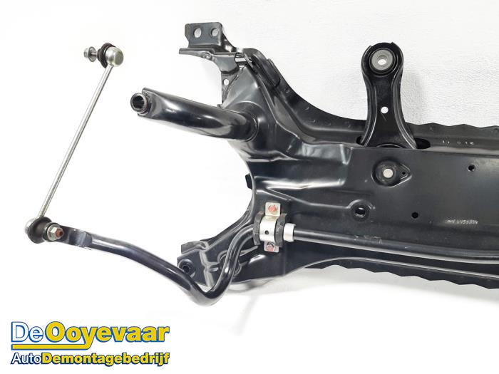 Subframe van een Mitsubishi Eclipse Cross (GK/GL) 2.2 DI-D 16V 4WD 2017