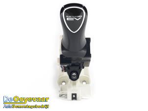 Gebruikte Versnellingspook Mitsubishi Eclipse Cross (GK/GL) 2.4 16V PHEV 4x4 Prijs € 299,99 Margeregeling aangeboden door Autodemontagebedrijf De Ooyevaar