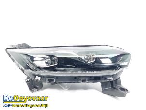 Gebruikte Koplamp rechts Renault Espace (RFCJ) 1.6 Energy dCi 160 Prijs € 449,99 Margeregeling aangeboden door Autodemontagebedrijf De Ooyevaar