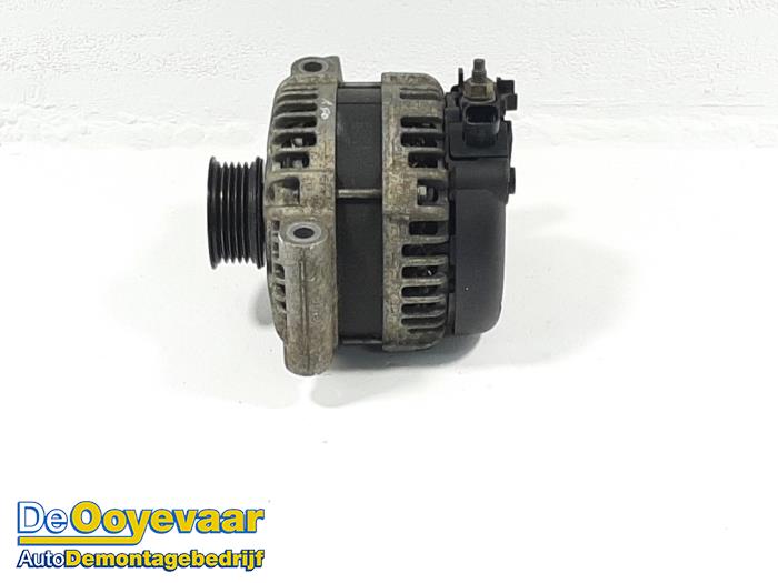 Gebruikte Dynamo Opel Corsa E 1.0 SIDI Turbo 12V Prijs € 25,00 Margeregeling aangeboden door Autodemontagebedrijf De Ooyevaar
