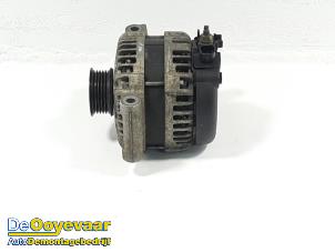 Gebruikte Dynamo Opel Corsa E 1.0 SIDI Turbo 12V Prijs € 25,00 Margeregeling aangeboden door Autodemontagebedrijf De Ooyevaar