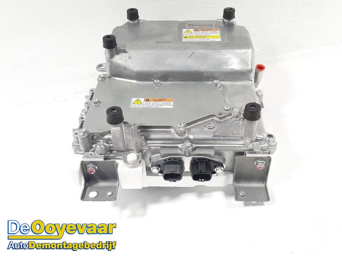 Gebruikte DC/DC converter Mitsubishi Outlander (GF/GG) 2.0 16V PHEV 4x4 Prijs € 399,99 Margeregeling aangeboden door Autodemontagebedrijf De Ooyevaar