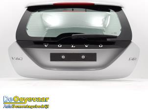 Gebruikte Achterklep Volvo V60 I (FW/GW) 2.0 D2 16V Prijs € 199,99 Margeregeling aangeboden door Autodemontagebedrijf De Ooyevaar
