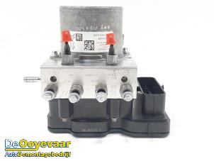 Gebruikte ABS Pomp Citroen C3 Aircross I (2C/2R) 1.2 e-THP PureTech 110 Prijs € 375,00 Margeregeling aangeboden door Autodemontagebedrijf De Ooyevaar